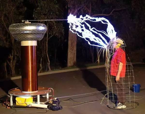 Faraday cage experiment