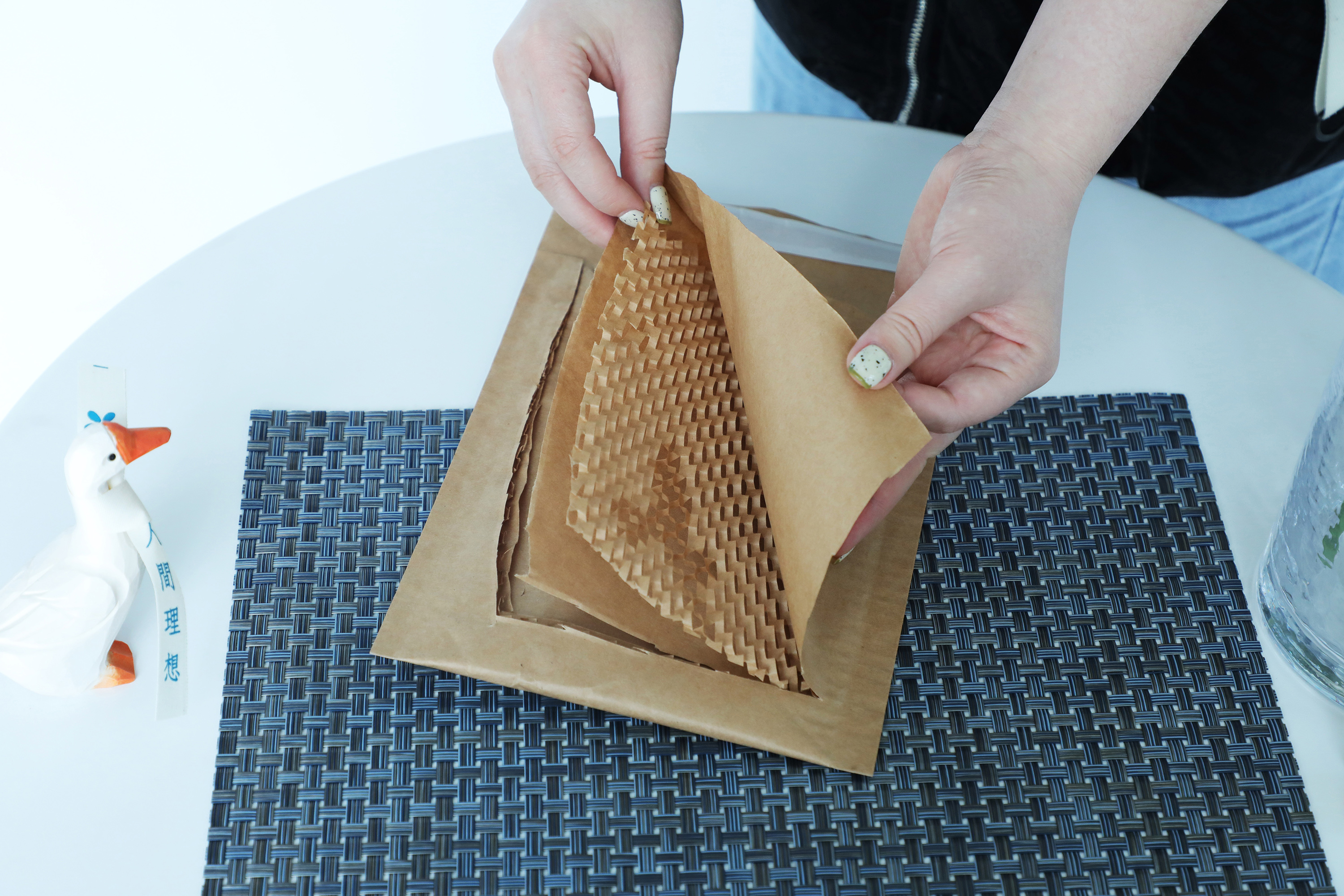 test of honeycomb paper mailer